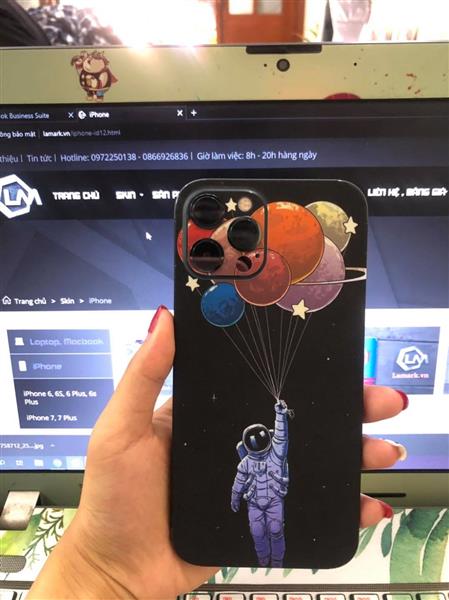 Ảnh đại diện sản phẩm Dán Skin Điện Thoại Iphone Phi Hành Gia