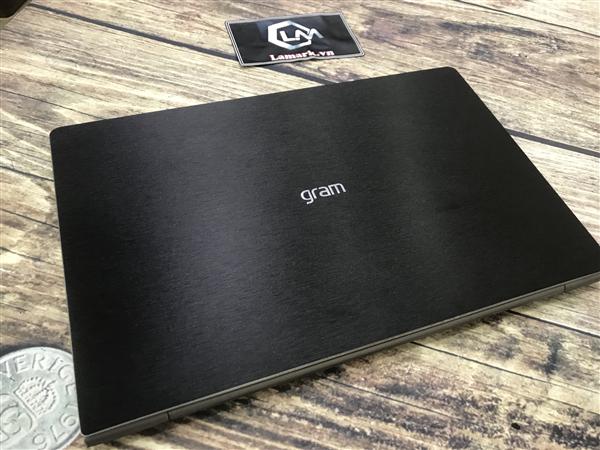 Ảnh đại diện sản phẩm Skin laptop Gram vân đen xước