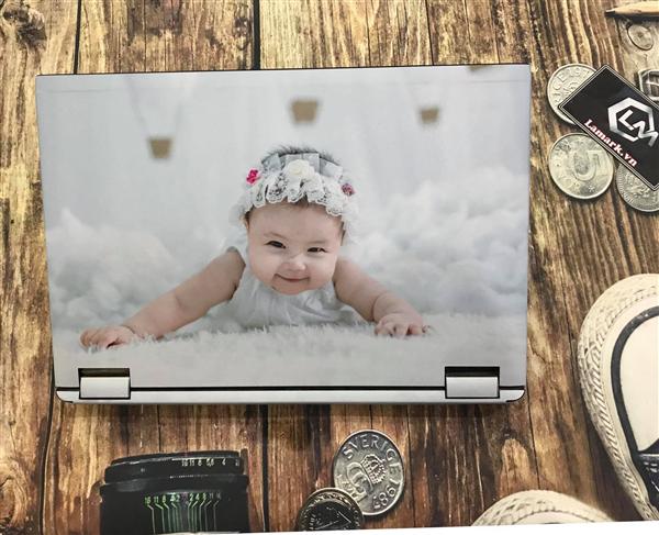Ảnh đại diện sản phẩm skin laptop Em bé dễ thương